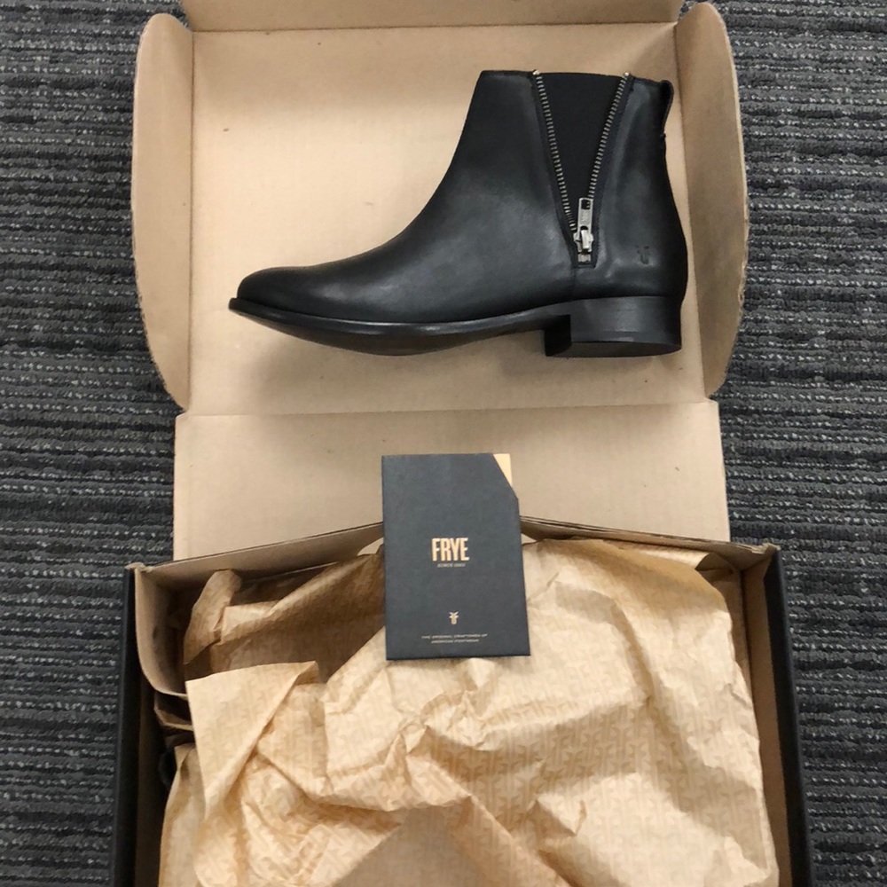 Frye Carly Zip Chelsea Boot.